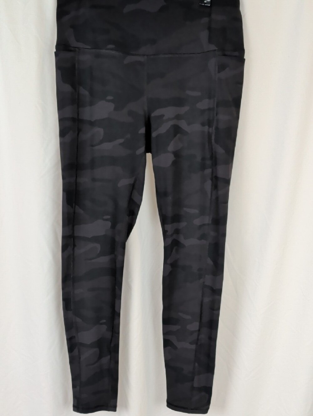 NWT Spyder Active Camo High Waisted Leggings with Side Pockets Size L